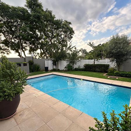 Stylish Executive Apartment With Power Backup Johannesburg Bagian luar foto