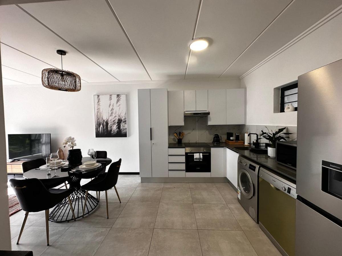 Stylish Executive Apartment With Power Backup Johannesburg Bagian luar foto