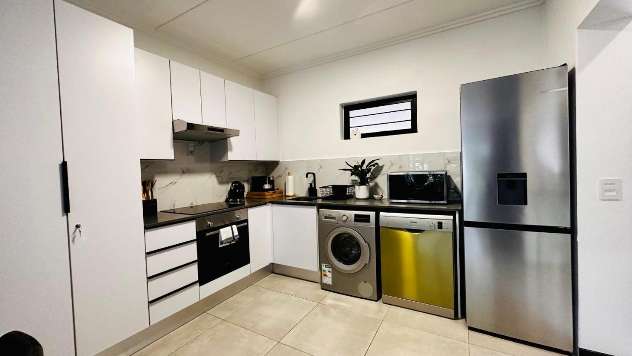 Stylish Executive Apartment With Power Backup Johannesburg Bagian luar foto
