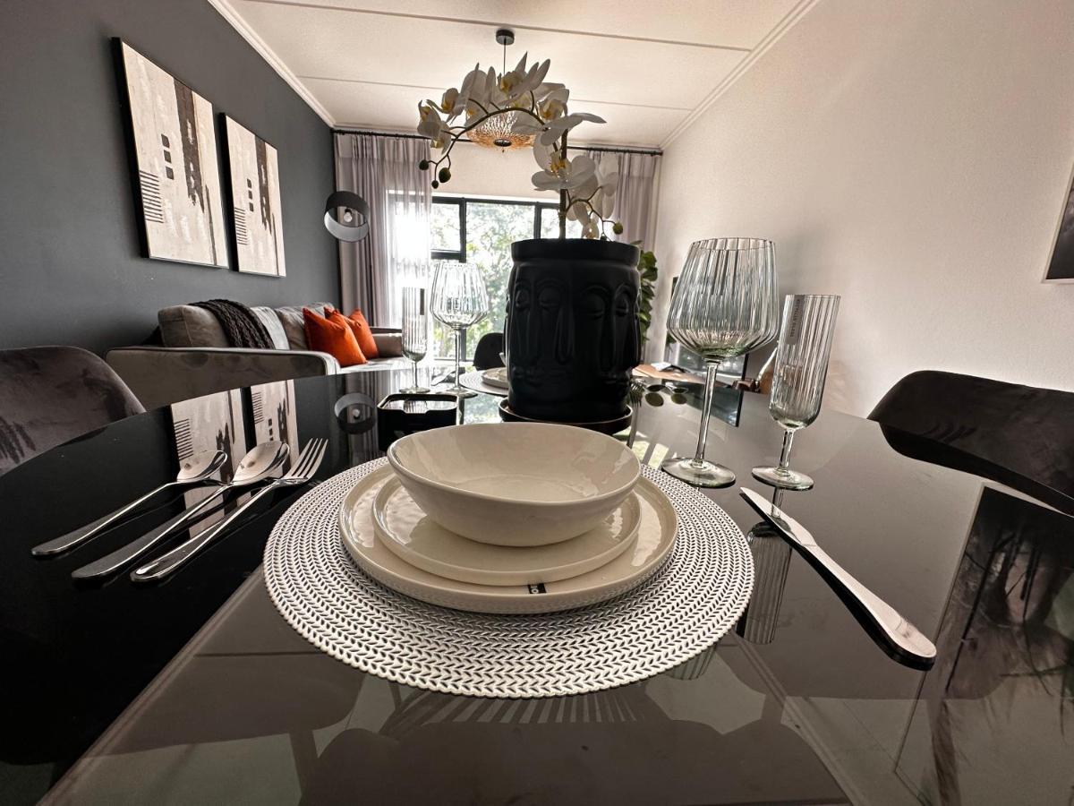 Stylish Executive Apartment With Power Backup Johannesburg Bagian luar foto